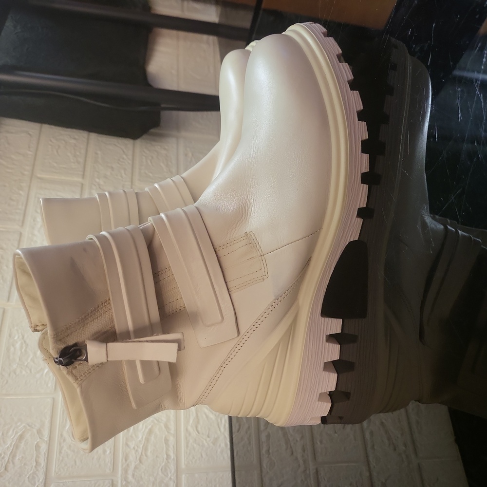 Ecco Tredtray Moto Leather Booties - 7.5